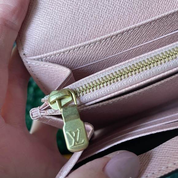 Louis Vuitton Monogram Sarah Wallet with Rose Ballerine Interior - Picture 12 of 12